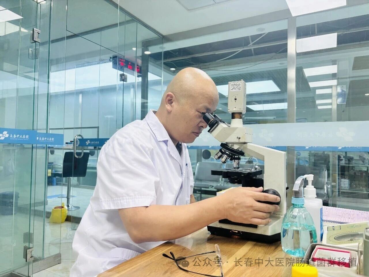柳州市|高朋磊医师：左手男科临床，右手肠道菌群移植深入研究